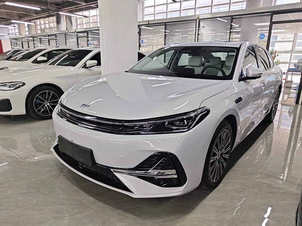 Geely Galaxy A7 EM
