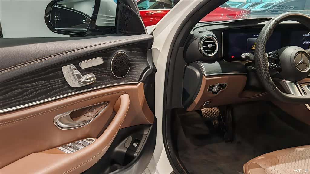 Mercedes-Benz E-Class, 2023 6