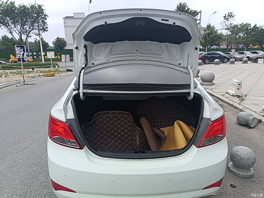 Hyundai GLS, 2016 19