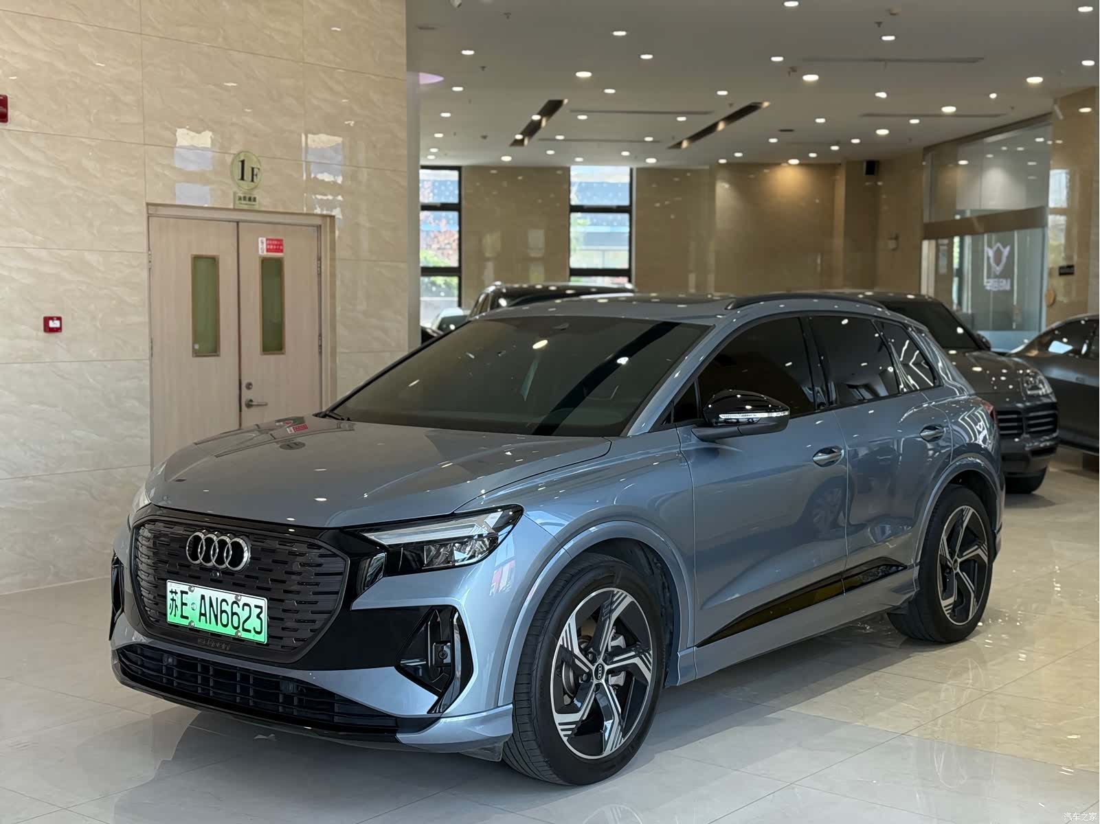 Audi Q4 e-tron, 2023 1