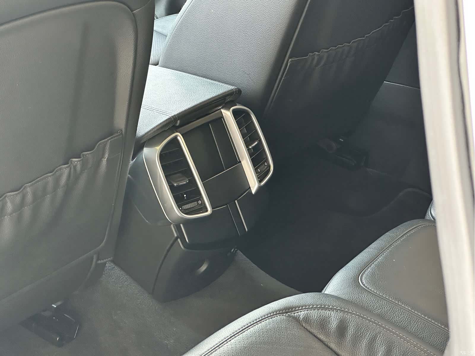 Porsche Cayenne, 2015 13