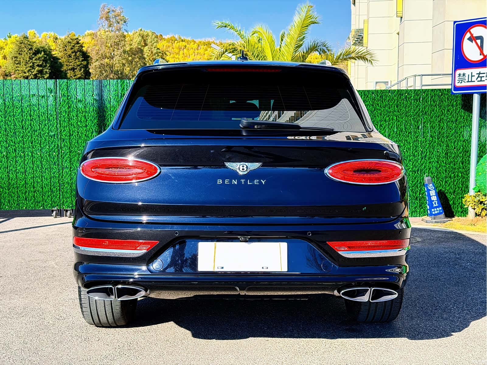 Bentley Bentayga, 2021 9