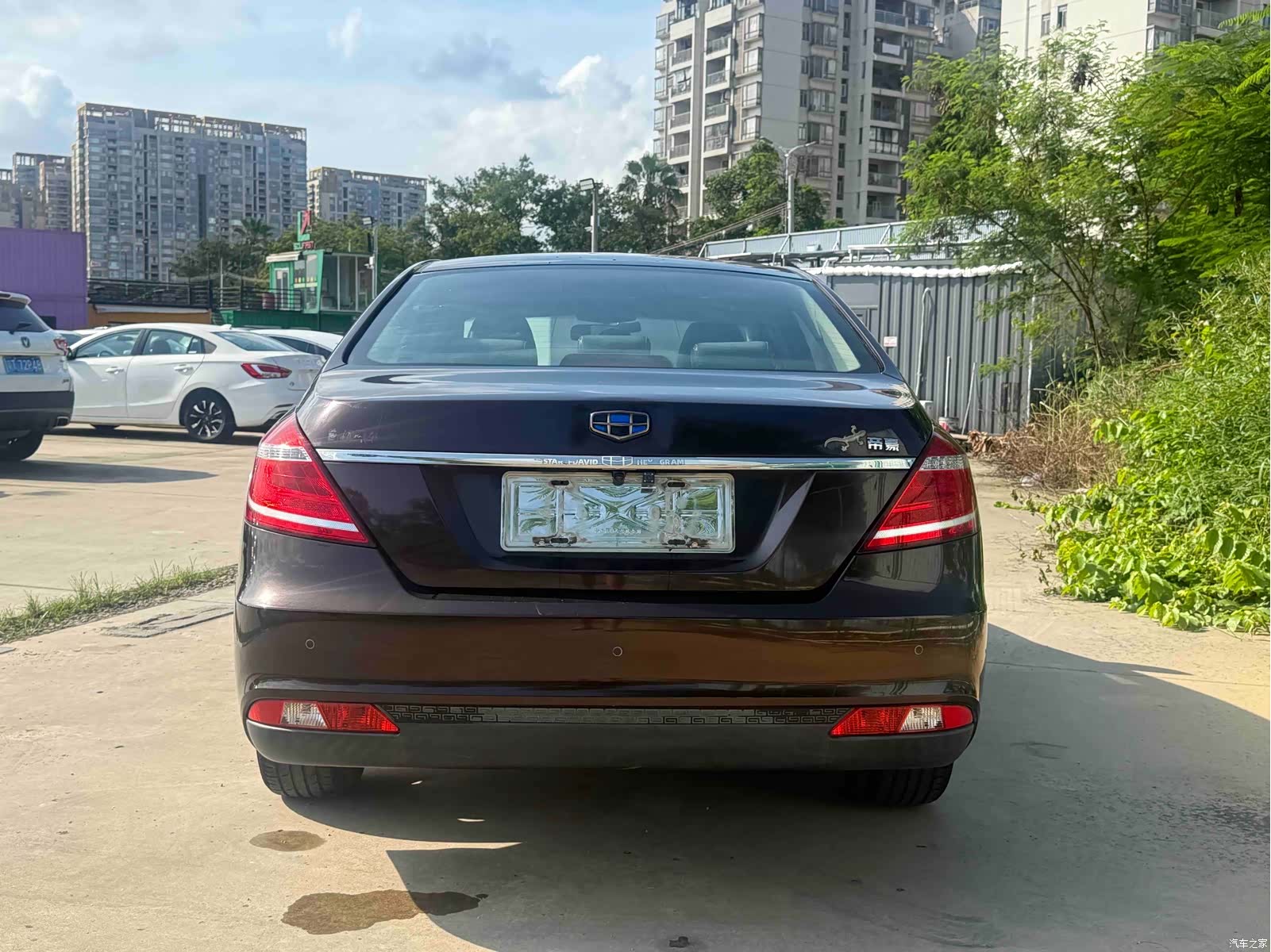 Geely Emgrand, 2015 9