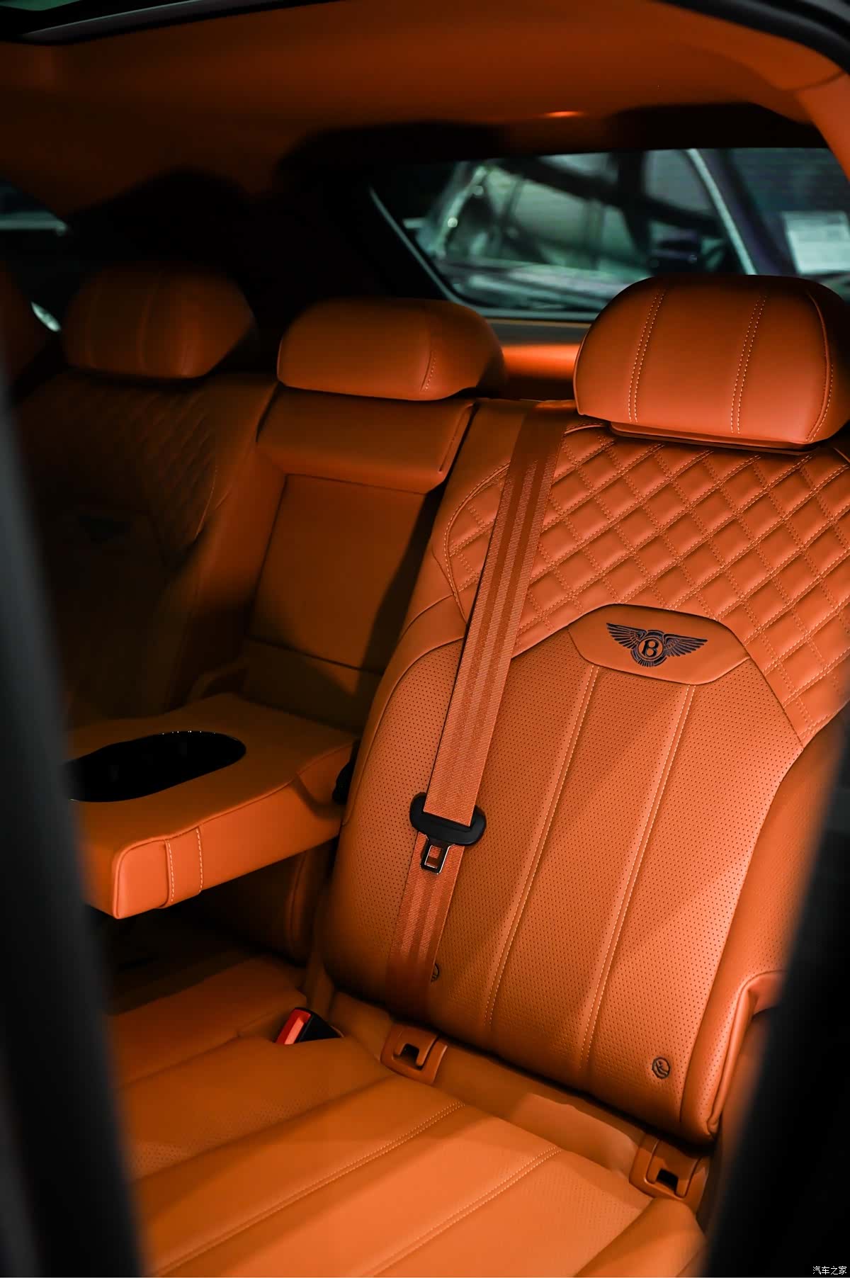 Bentley Bentayga, 2021 8