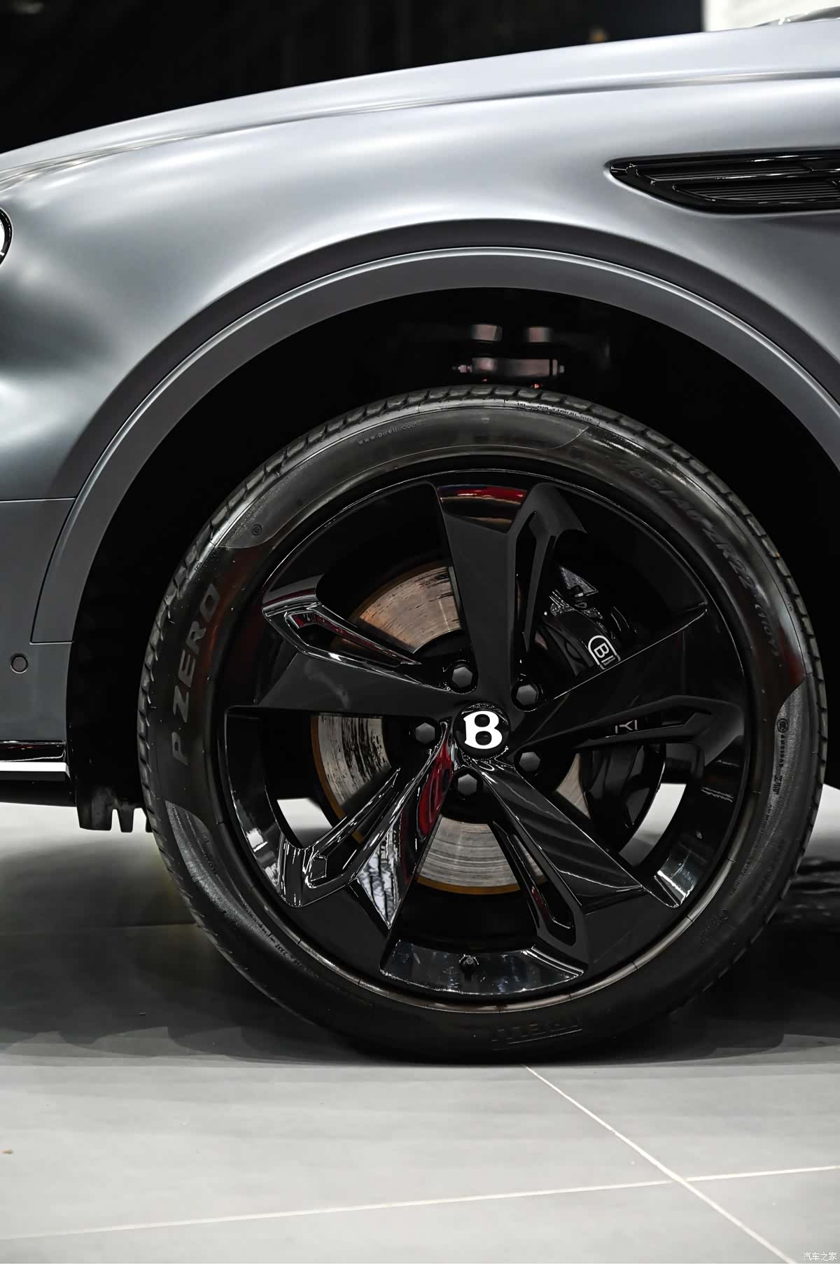 Bentley Bentayga, 2021 28