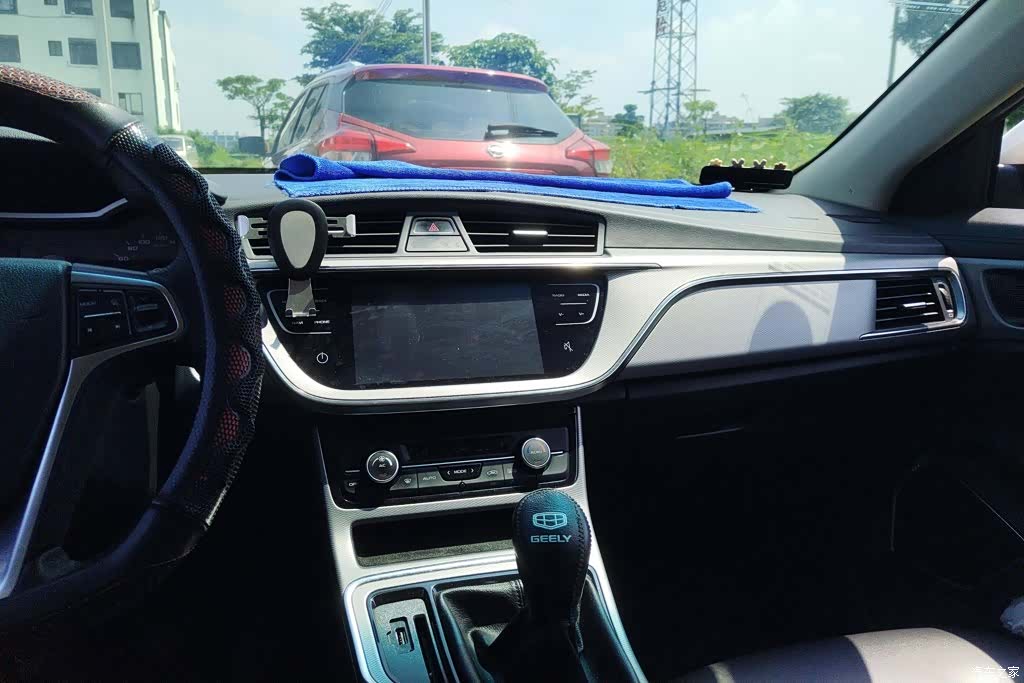 Geely Emgrand, 2019 13