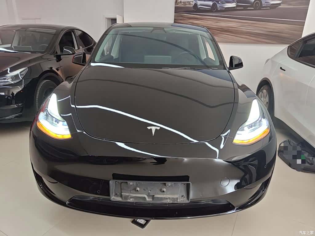Tesla Model Y, 2023 3