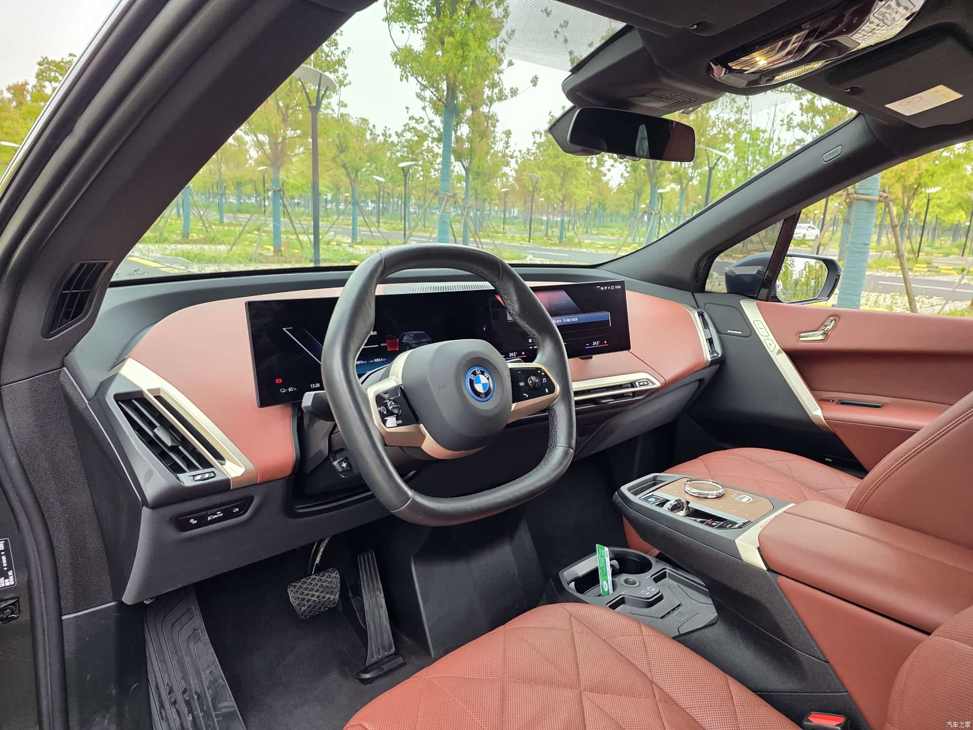 BMW iX, 2022 21