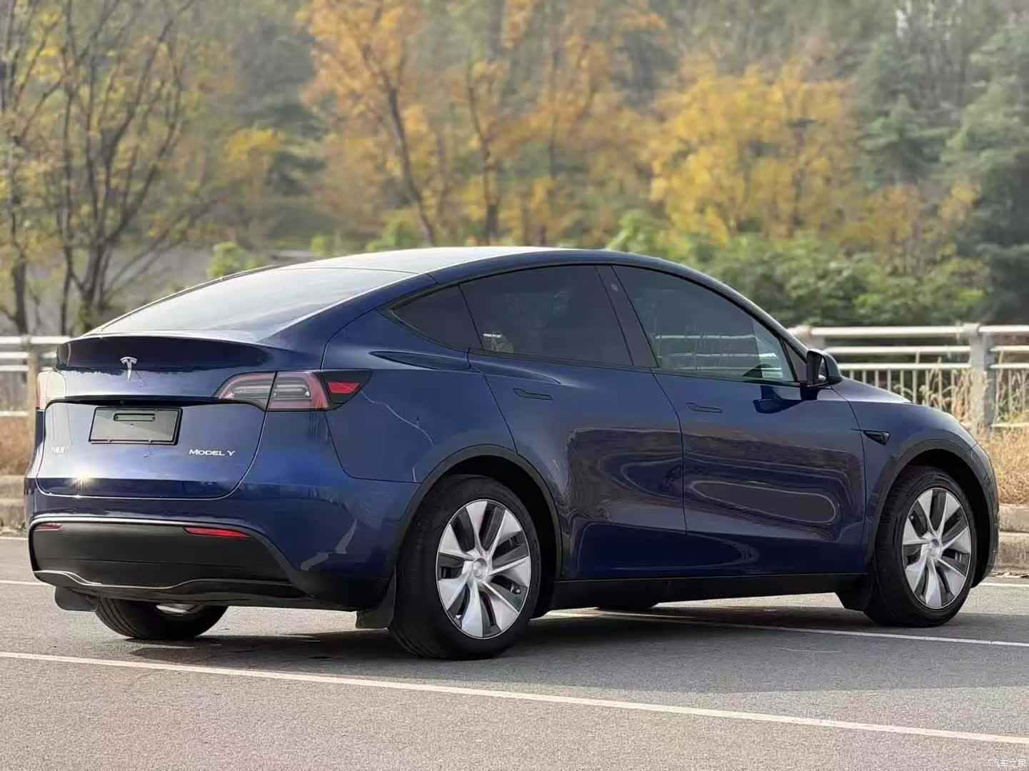 Tesla Model Y, 2023 7