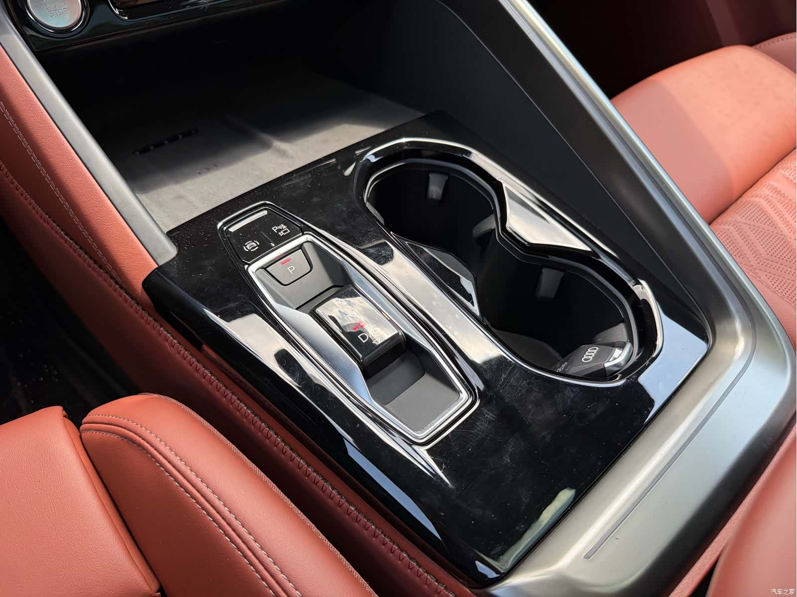 Audi Q5L, 2026 10