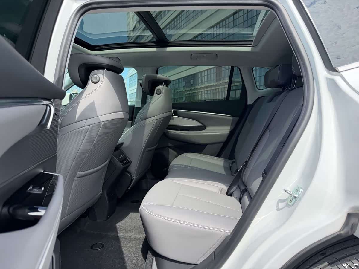Buick E5, 2025 12