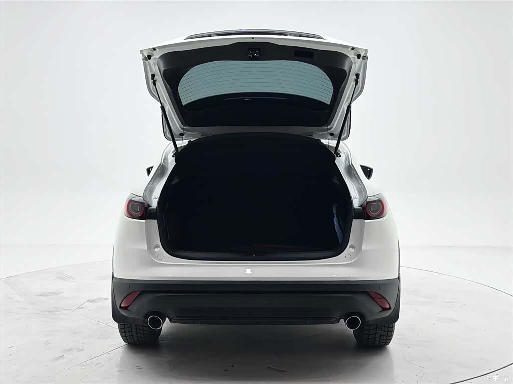 Mazda CX-4, 2023 8