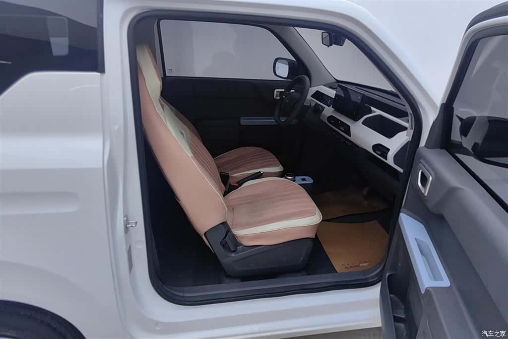 Geely Panda, 2025 8