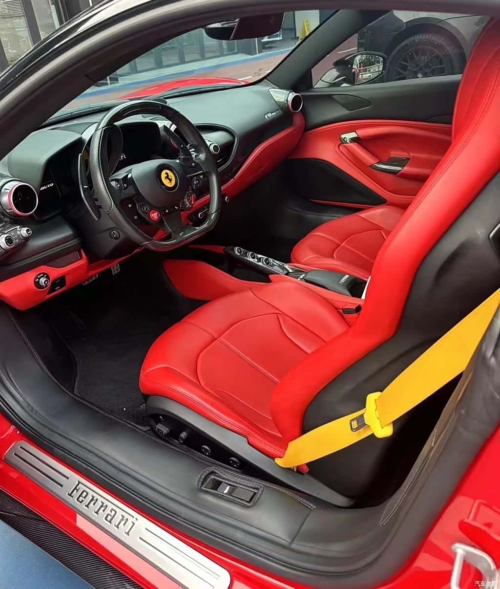 Ferrari F8, 2021 14
