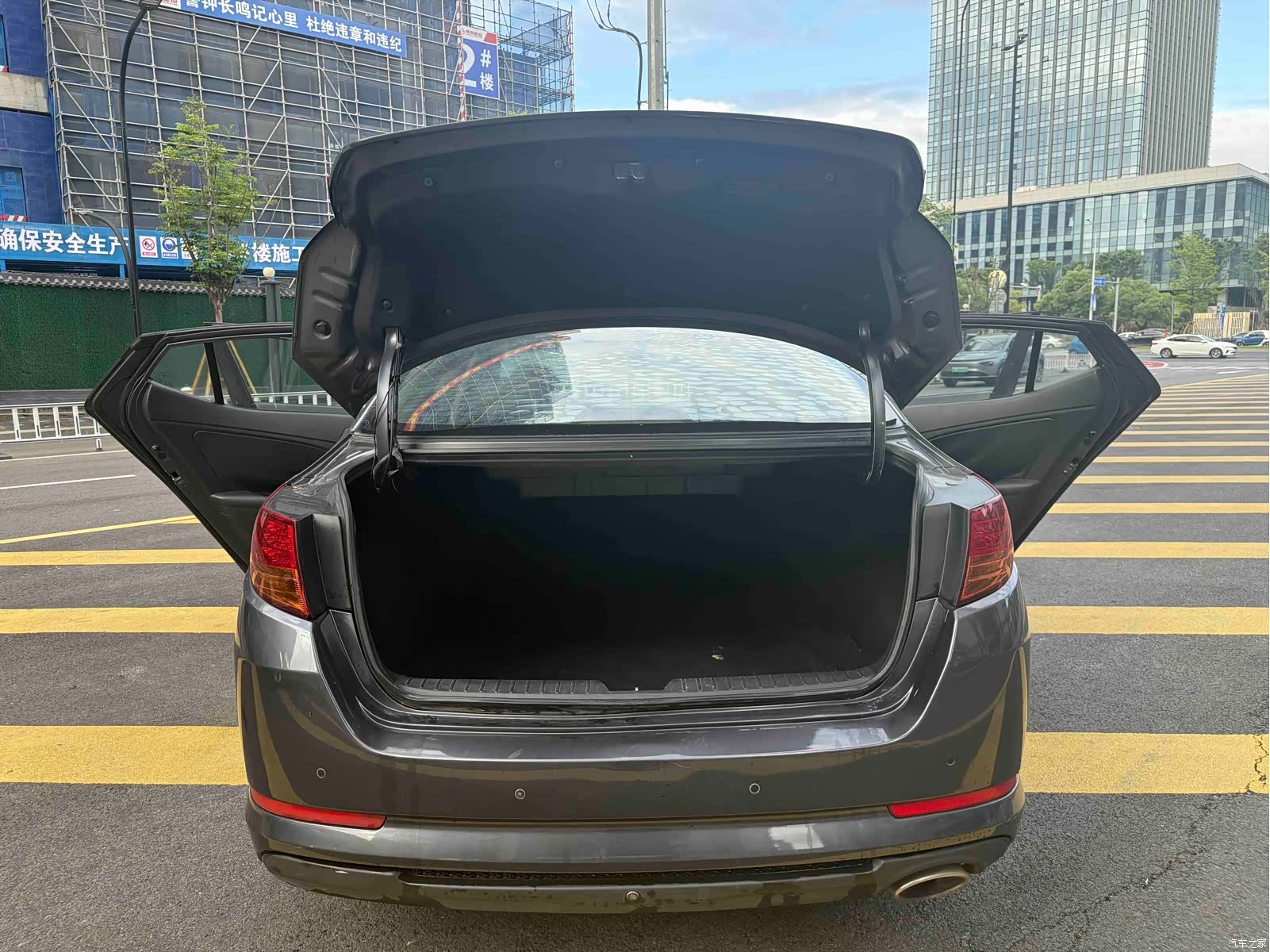 Kia K5, 2011 9