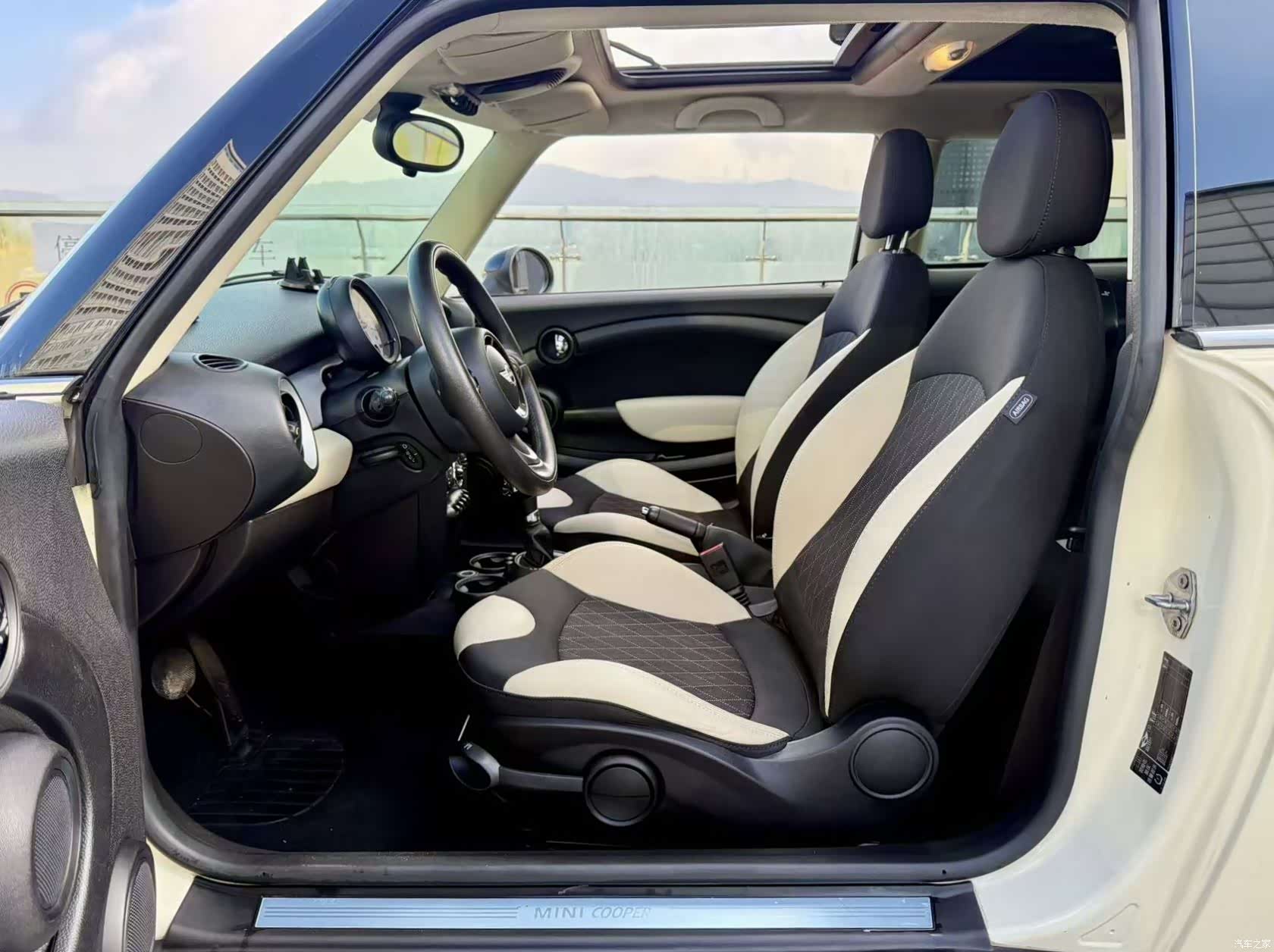 Mini Cooper, 2014 4