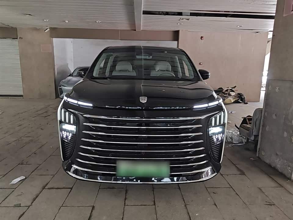 Forthing Xinghai V9 Forthing Xinghai V9