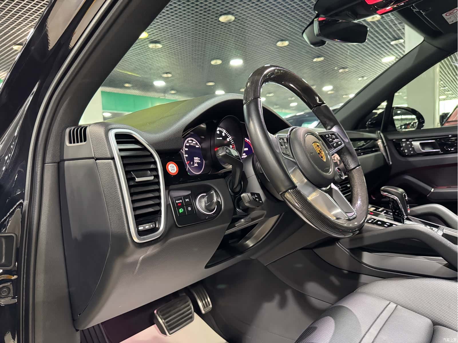 Porsche Cayenne, 2023 13