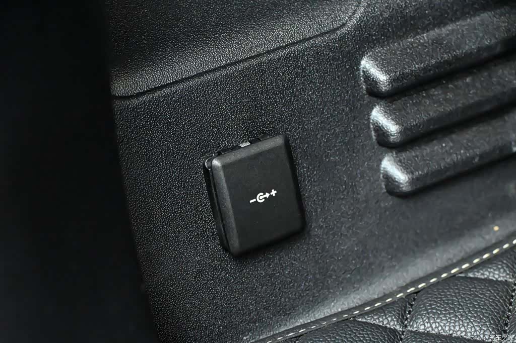Land Rover Defender, 2024 33