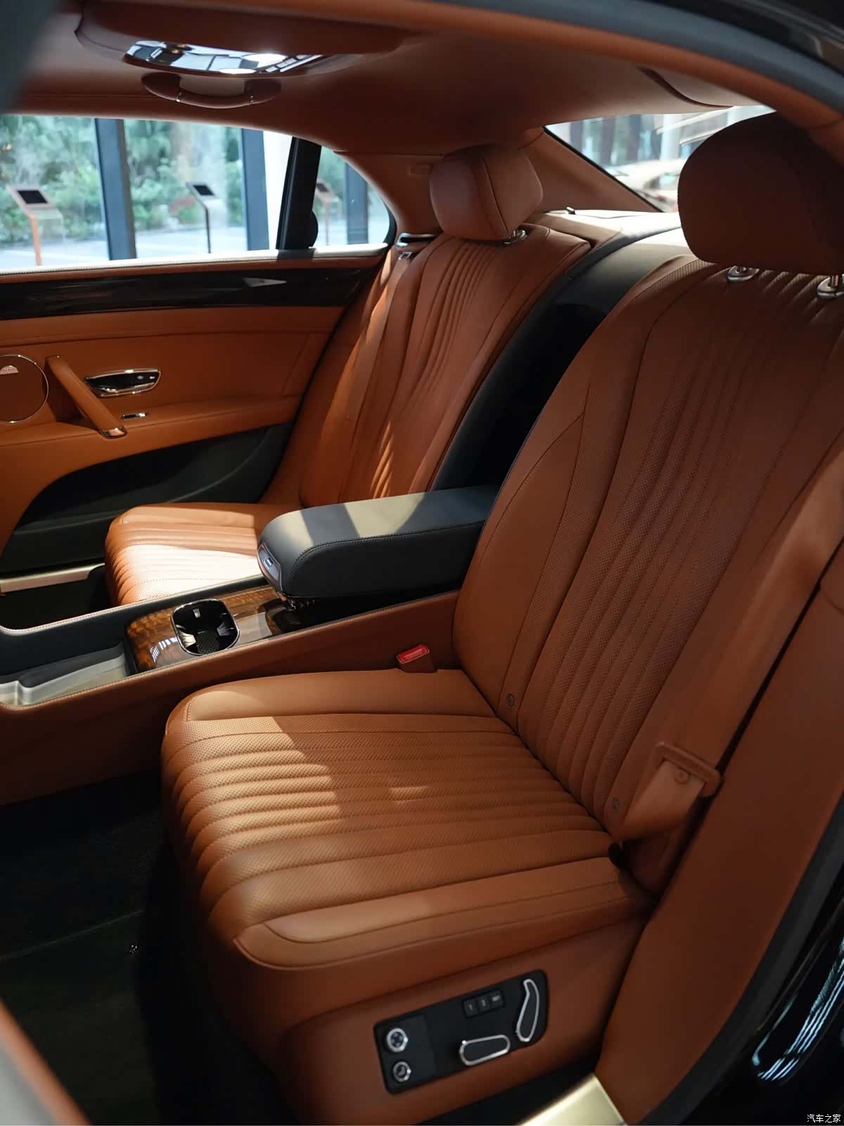 Bentley Flying Spur, 2018 10