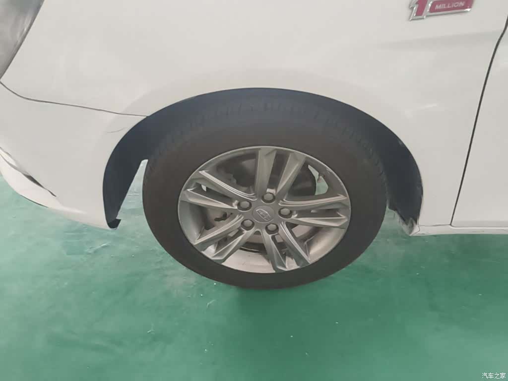 Geely Emgrand, 2017 23