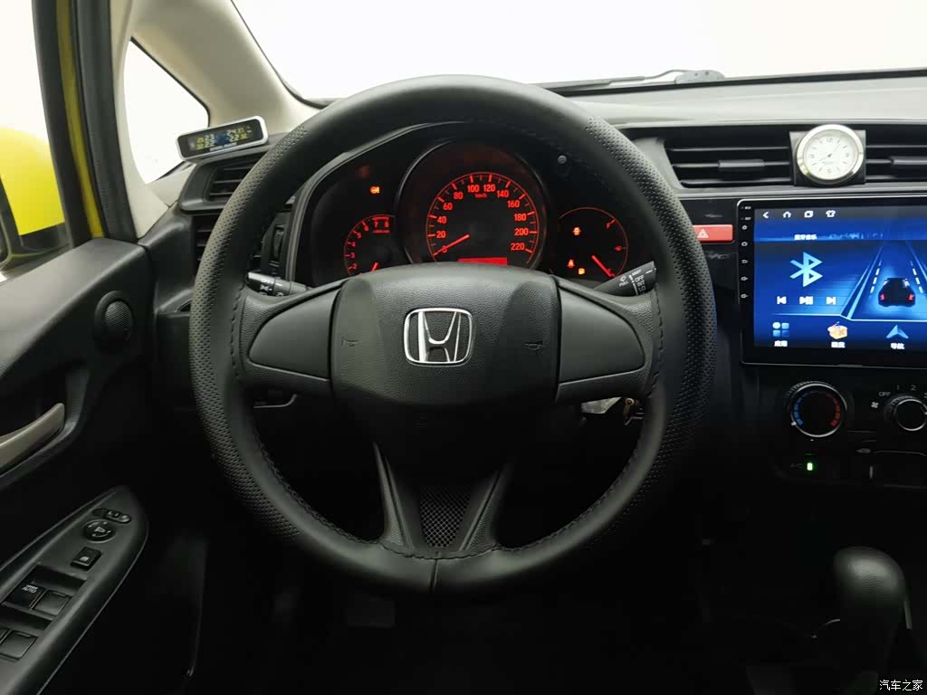 Honda Fit, 2015 11