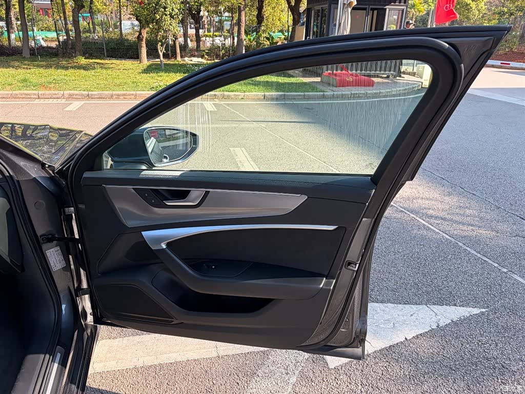 Audi A6L, 2019 23
