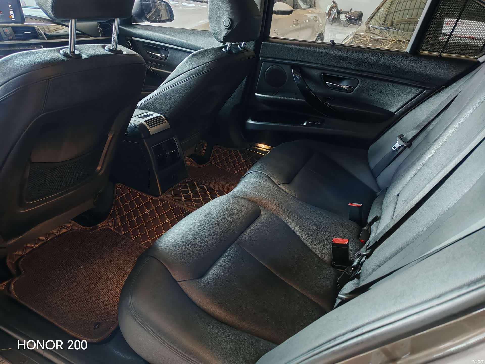 BMW 3 Series, 2018 все фото