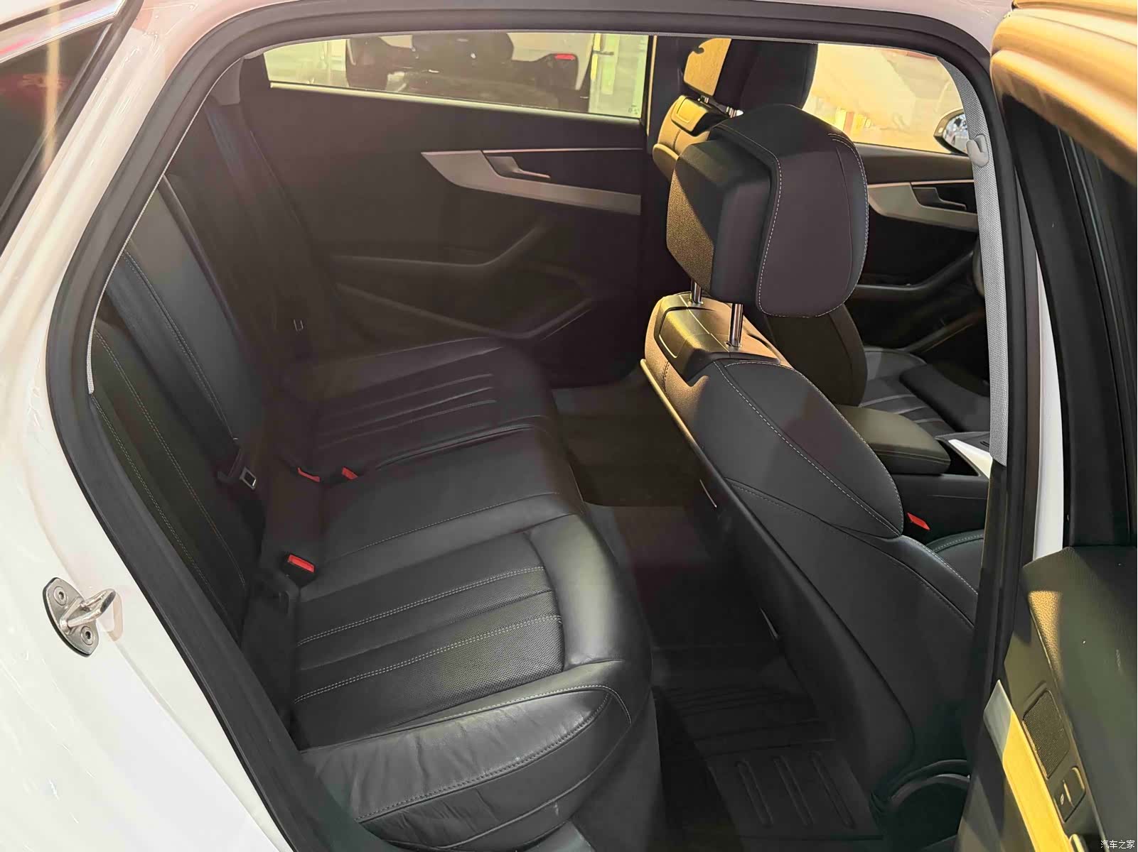 Audi A4L, 2021 15