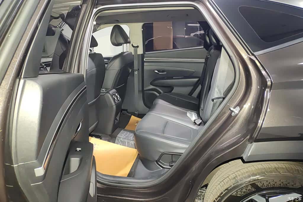 Hyundai Tucson L, 2024 11
