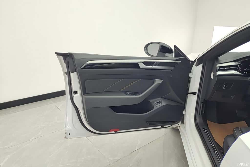 Volkswagen CC, 2026 7