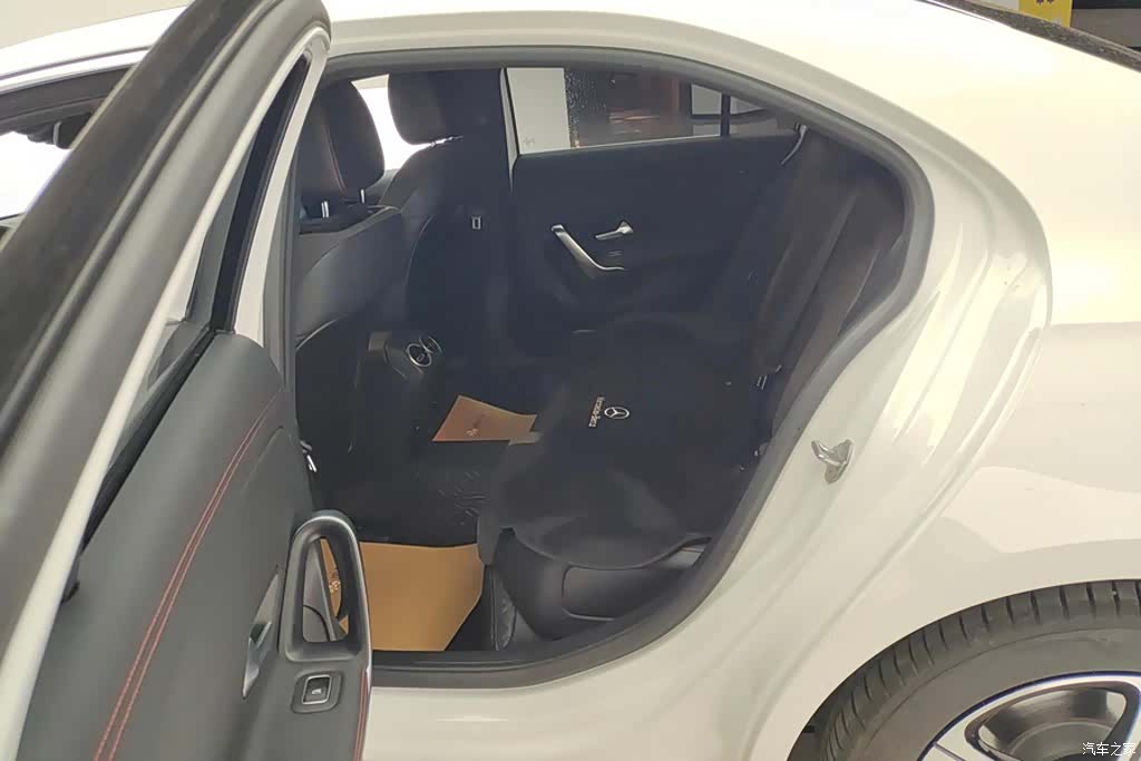 Mercedes-Benz A-Class, 2023 11