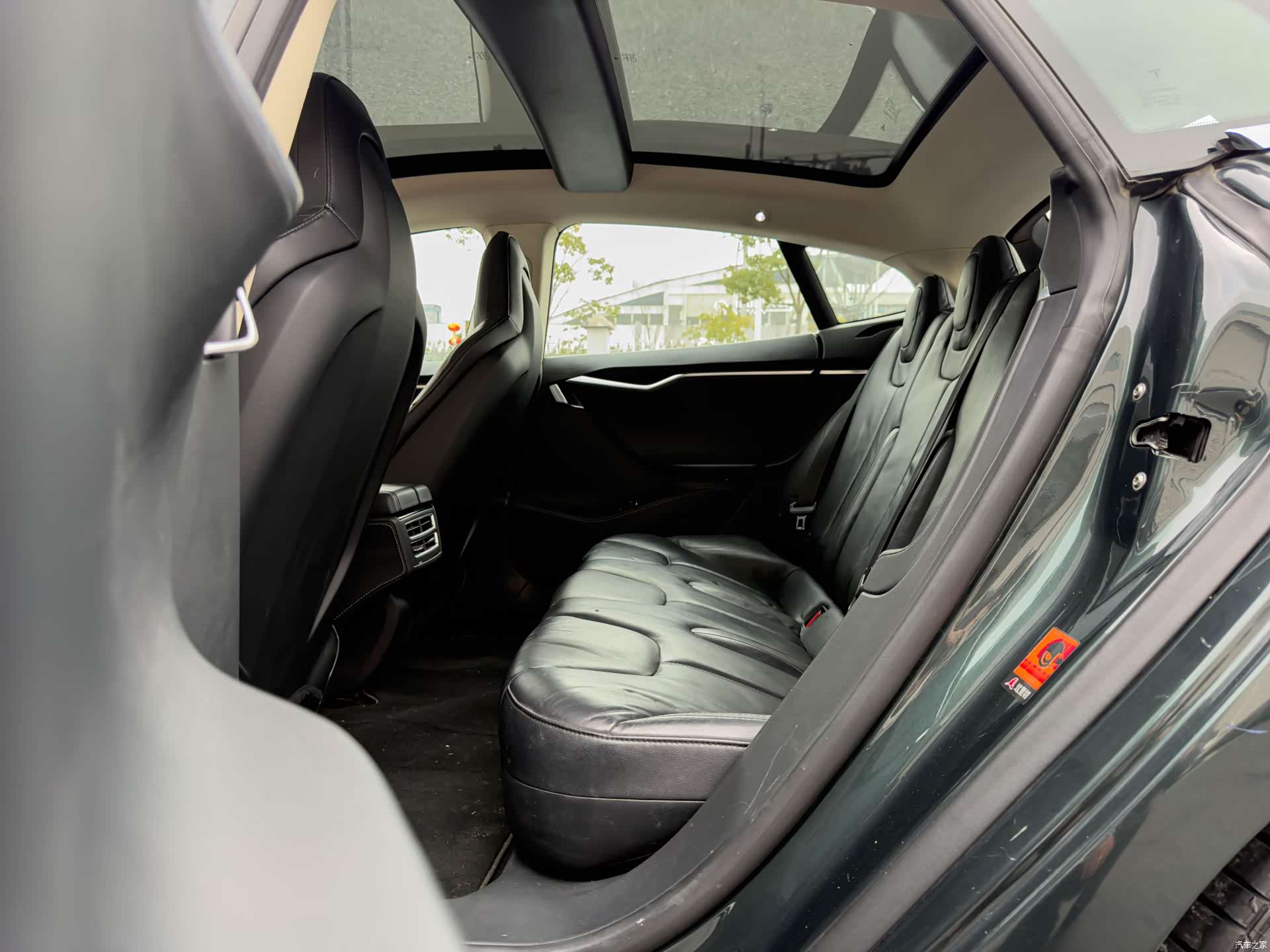Tesla Model S, 2015 10