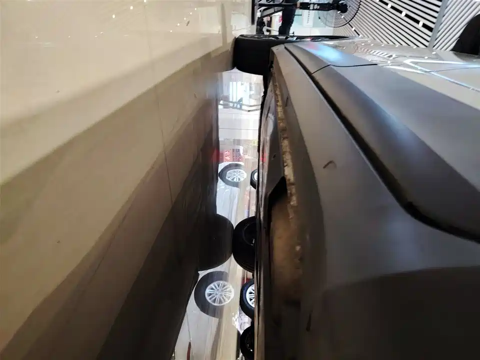 Volkswagen Exploring the shadow
