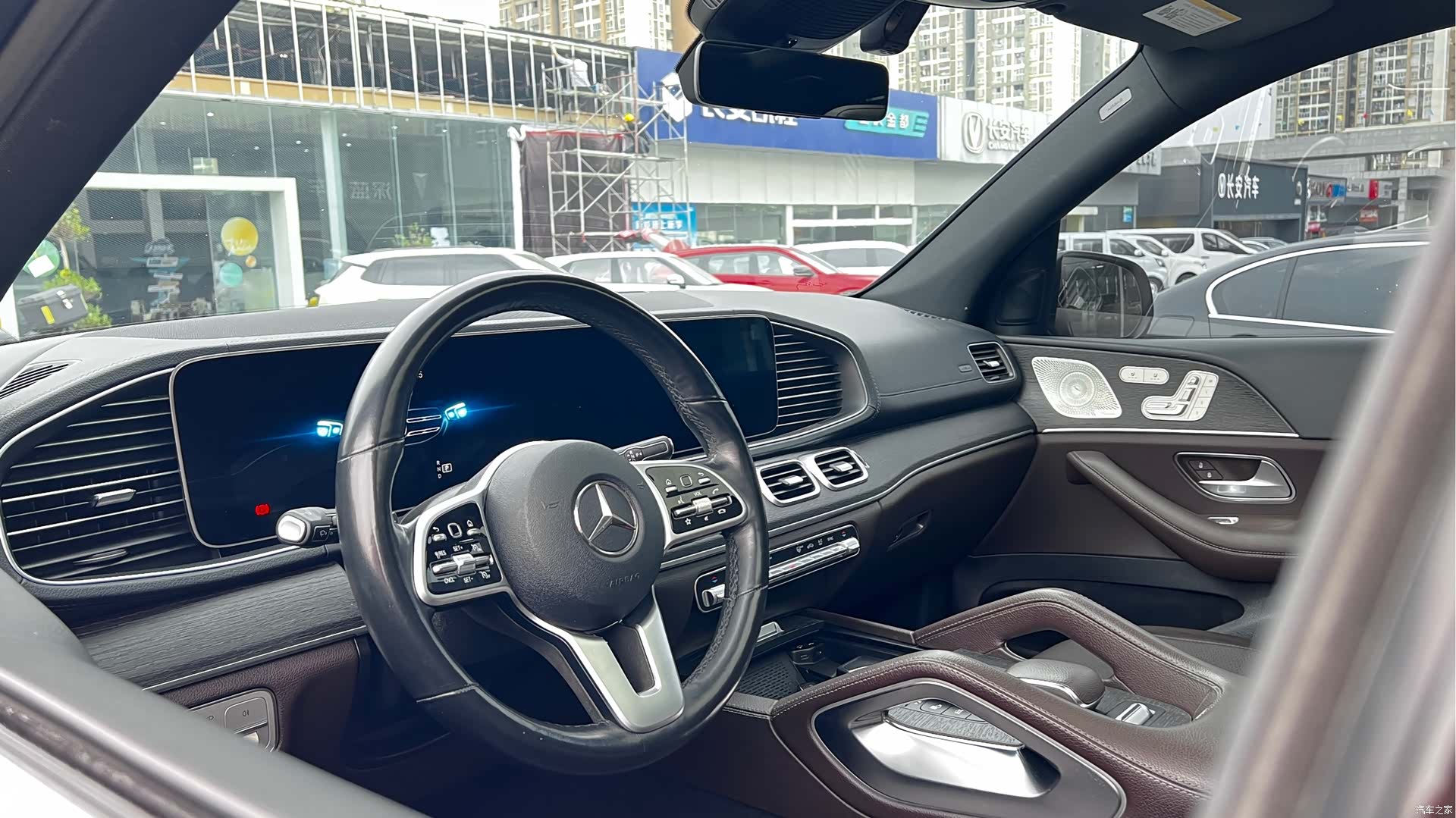 Maybach GLS, 2021 16