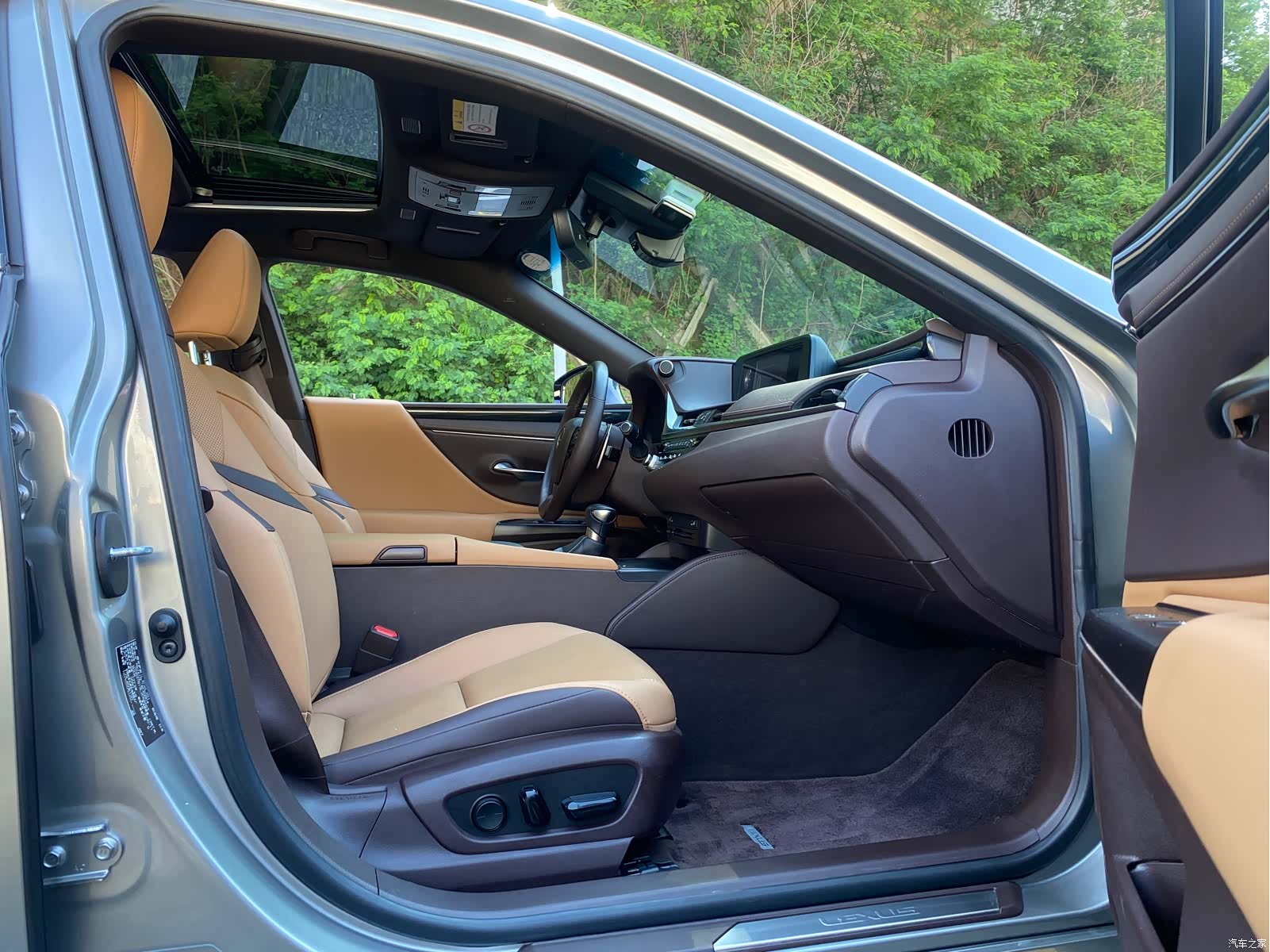Lexus ES, 2021 13