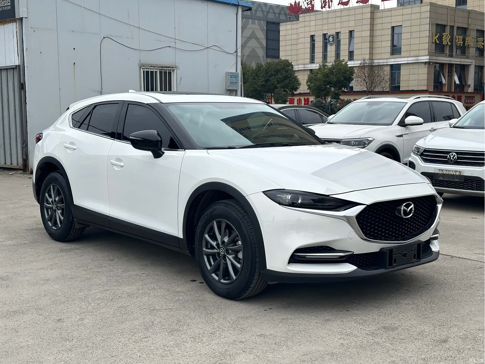Mazda CX-4, 2023 3