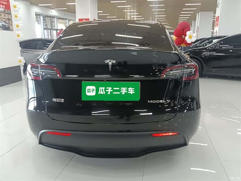 Tesla Model Y, 2023 6