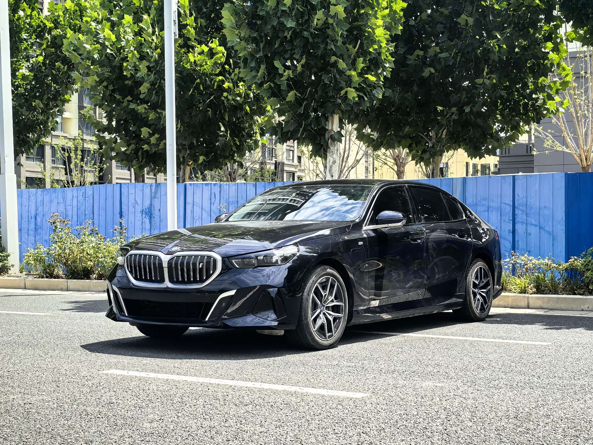 BMW i5, 2025 1