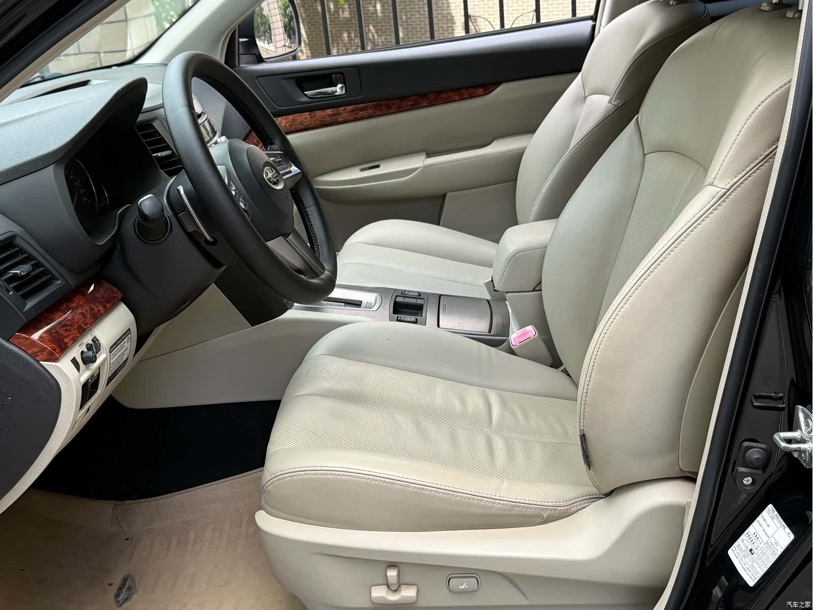 Subaru Outback, 2010 8