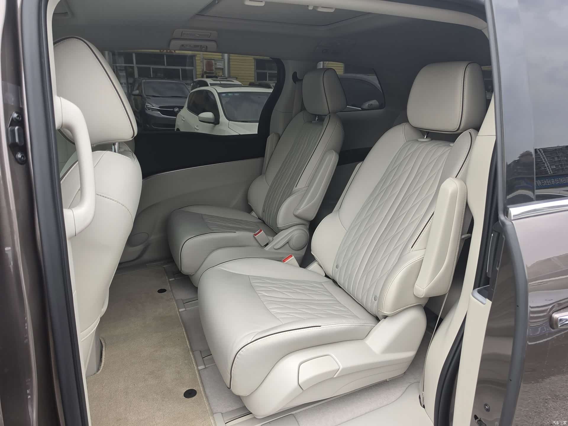 Buick GL8, 2022 9