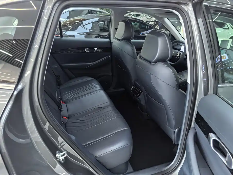 Geely Galaxy Galaxy E5