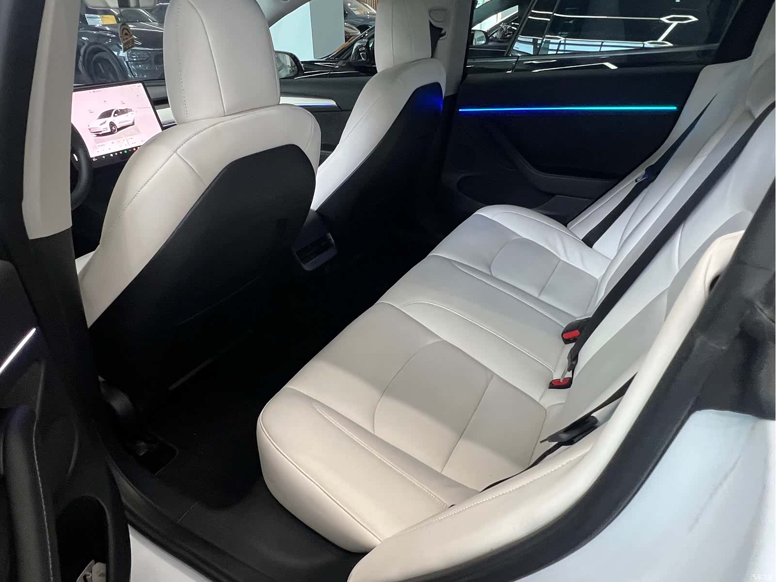 Tesla Model 3, 2022 10