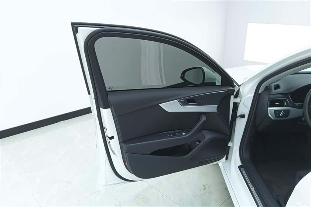 Audi A4L, 2022 7