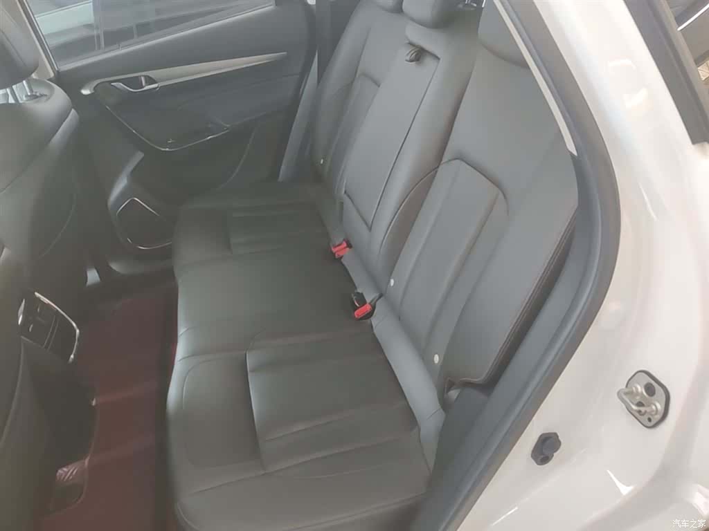 DongFeng AX7, 2019 17