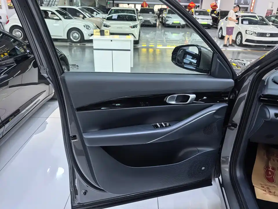 Geely Galaxy Galaxy E5