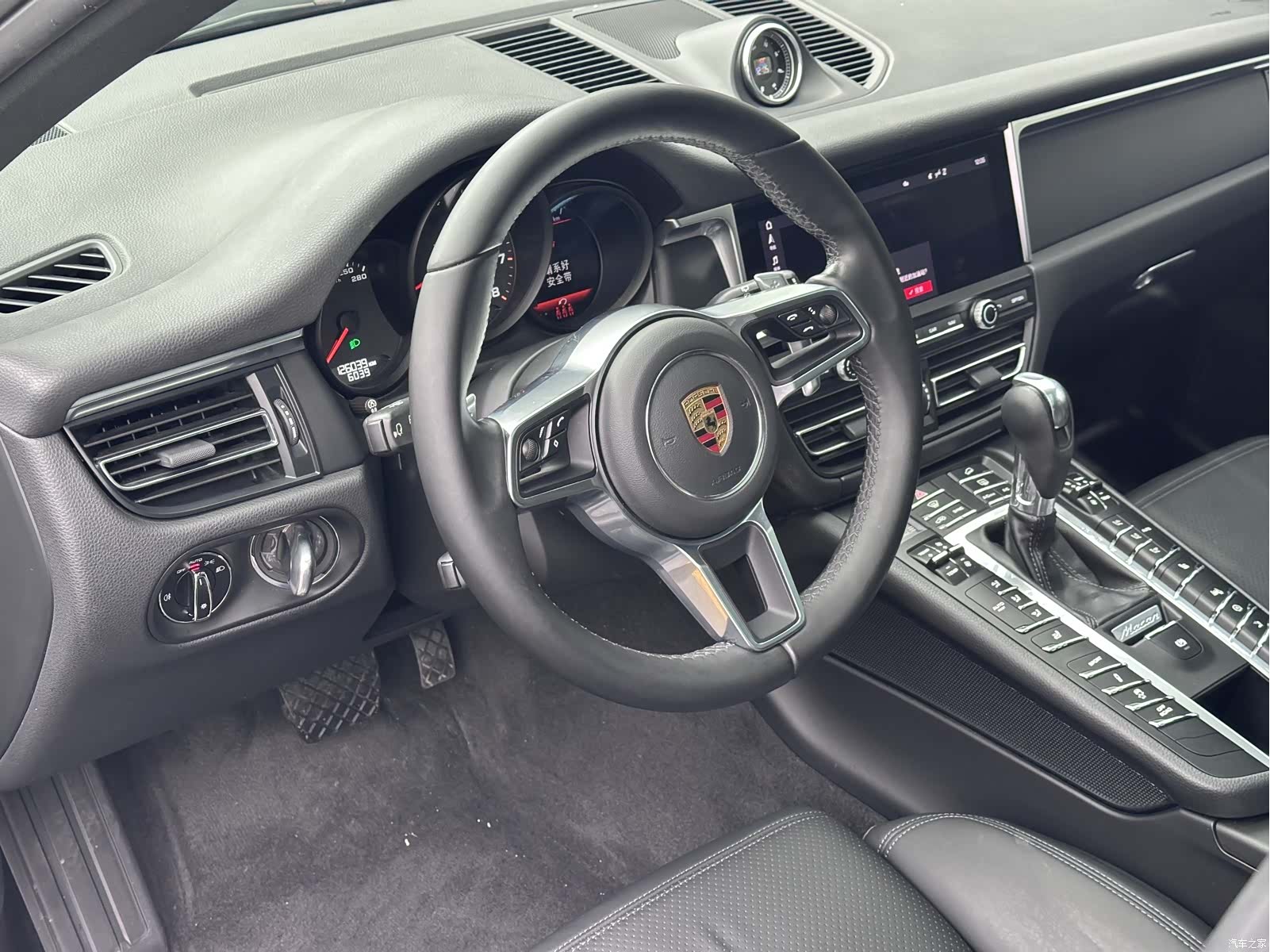 Porsche Macan, 2021 все фото