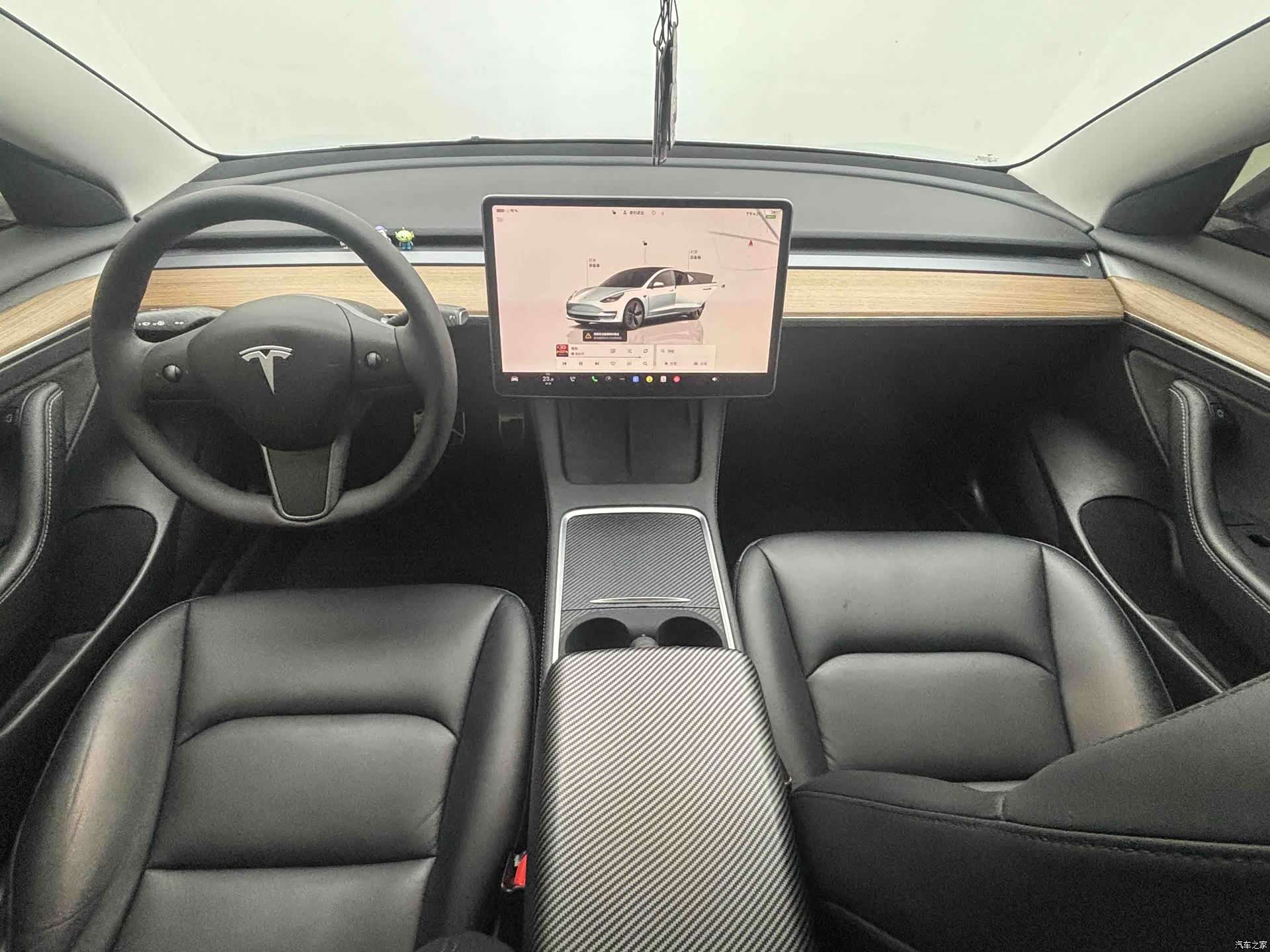 Tesla Model 3, 2023 все фото