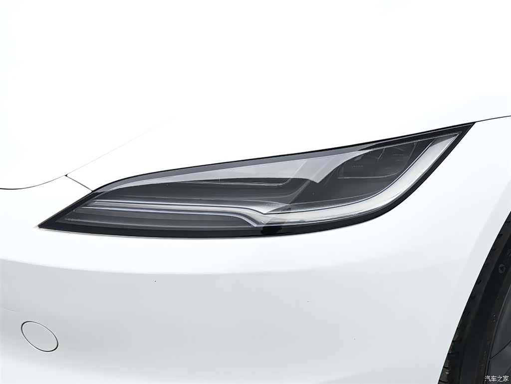 Tesla Model 3, 2024 18
