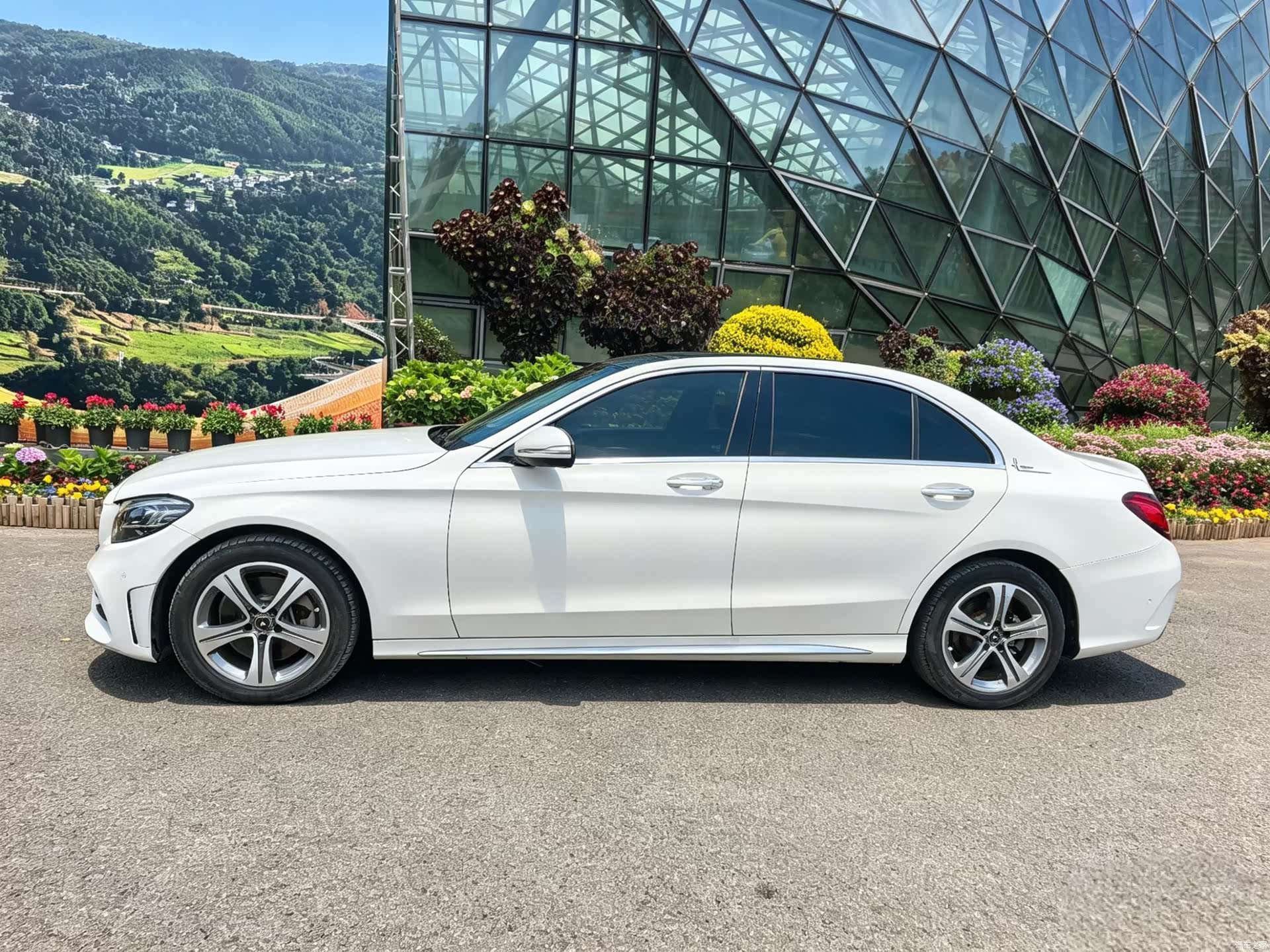 Mercedes-Benz C-Class, 2019 3